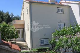 Žaborić/Dvojna kuća 100 m od mora, 140 , Šibenik