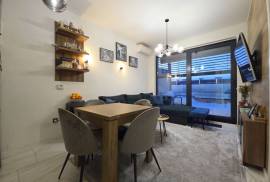 Dvosoban namješten stan Bulevar, 44 m2, Ilidža