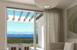 Moderan troetažni stan s okućnicom i pogledom na more, Medulin