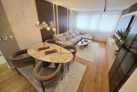 Luksuzan četverosoban namješten stan Koševsko brdo, 83(93)m2, Sarajevo – Centar