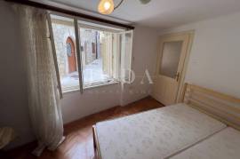 Selce kuća u samom centru, 160 , Crikvenica