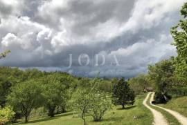 PRILIKA!!POPUST!Prekrasna stancija na prostranoj okućnici,GRAČIŠĆE, 303 , Gračišće