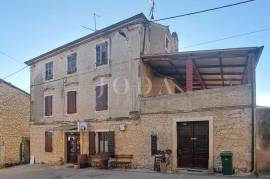 Opremljena Konoba sa terasom te stanom,BRTONIGLA, 332 , Brtonigla