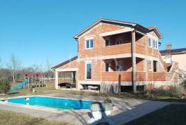 Labin, okolica, kuća roh-bau sa bazenom na mirnoj lokaciji, 172 , Labin