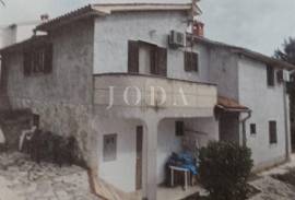 Obiteljska kuća sa tri stana,POREČ okolica, 210 , Poreč