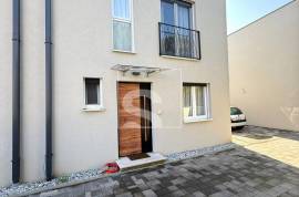 Kuća Pula, 3 spavaće sobe - 2 parkinga i jacuzzi, 74 , Pula