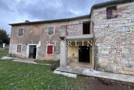 PRODAJA, KUĆA 136 m2, OKUĆNICA 694 m2 i ORANICA 428m2, 136 , Marčana