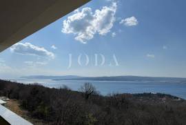 Jadranovo-Dvosobni stan na prvom katu sa otvorenim pogledom, Crikvenica