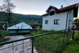 Prodaja kuce sa okucnicom, 70 , Bihać