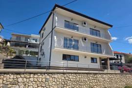 Crikvenica- Kuća sa više apartmana u blizini centra, 350 , Crikvenica