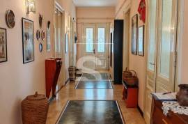 Pula, strogi centar, 160m2, s garažom i okućnicom, Pula