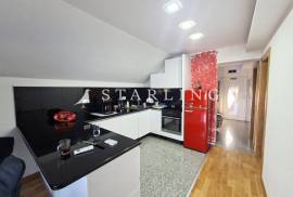 DVIJE KUĆE (110 m2+ 33 m2), RADIONA (116 m2) I ZEMLJIŠTE (6124 m2), PRODAJA, RUGVICA, 110 , Rugvica