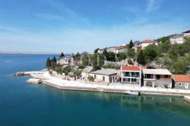 Barić Draga 1. red do mora, 114 , Karlobag