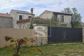 Kuća u Vodnjanu sa dvorištem, 80 , Vodnjan