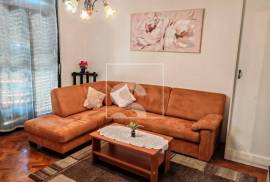 Pula, stan 2S+DB, 74m2, širi centar, Pula