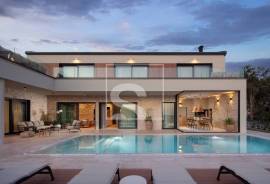 Namještena vila s 5 spavaćih soba, wellnessom, pogled more, 270 , Poreč