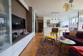 Trosoban renoviran stan Višnjik, 64 m2, Sarajevo – Centar