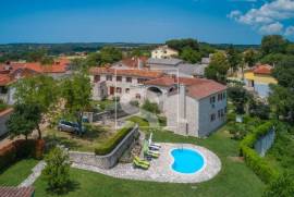 Kompleks s 5 zasebnih jedinica za investiciju, Tinjan, Istra - 9 spavaćih soba i bazen, 360 , Tinjan