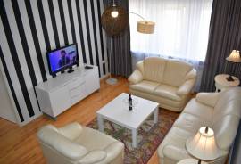 Trosoban renoviran i namješten stan Centar, 100 m2, Sarajevo – Centar
