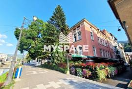 Trosoban salonski stan Centar, 108m2, Sarajevo