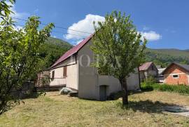 Samostojeća prizemnica na mirnoj lokaciji s dodatnim objektom od 20 m², 50 , Senj