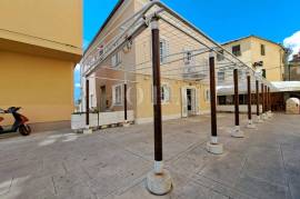 Novi Vinodolski, stambeno-poslovni objekt u centru grada, 173 , Prodaja, Novi Vinodolski
