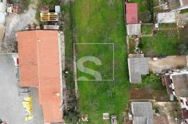 VODNJAN - građevinsko zemljište s gosp. zgradom 50m2, 1043 , Vodnjan