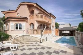 , Novi Vinodolski, Prodaja