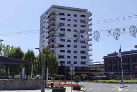 Strogi centar Cazin - Kružni tok - Trosoban stan, 87 , Cazin
