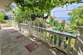 Novi Vinodolski stan na mirnoj lokaciji s pogledom na more, Novi Vinodolski