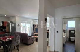 Crikvenica – Namješten stan 75,31 m² | 3 spavaće sobe | Parking | Mirna lokacija, Crikvenica