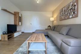 VEŽICA, najam, 2S+DB, 68 m2, s balkonom, Rijeka
