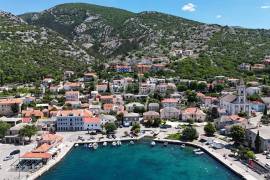 Zemljište s građevinskom dozvolom 250m od mora, 765 , Senj