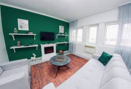 Dvosoban renoviran i namješten stan Centar, 40 m2, Sarajevo – Centar