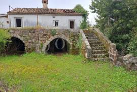 Starina s 495 m2 okućnice, okolica Dobrinja - otok Krk, 81 , Dobrinj