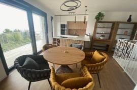 Ika, stan, 109 m2, 2S+DB, s terasom i parkingom, novogradnja, Opatija