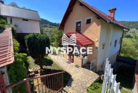 Kuća na tri etaže Hadžići, 500 m2, #13236, 500 , Hadžići