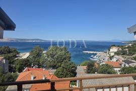 Klenovica, stan sa galerijom  80m od mora, Novi Vinodolski