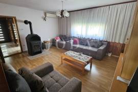 NOVI VINDOOLSKI, stan i dvije garsonjere, Novi Vinodolski