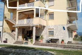 Labin, okolica, stan na drugom katu u privatnoj kući, Labin