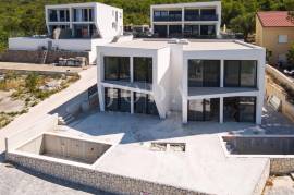Jadranovo, dvojna kuća s bazenom u roh bau, 135 , Crikvenica