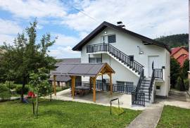 Kuća na tri etaže Sedrenik, 190m2, 180 , Sarajevo – Stari grad