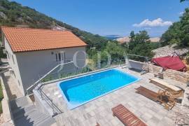 SENJ, LUKOVO OTOČKO, apartmanska kuća, 150 , Senj