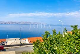 SENJ, stan 105m2 u prizemlju sa prekrasnim pogledom na more, Senj