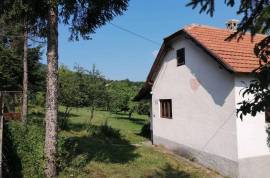 Kuća uz mali potok kod Travnika - na prodaju!, 100 , Travnik