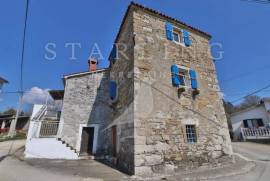 PRODAJA, KUĆA, PODPIĆAN, 150 m2, 150 , Pićan