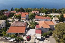 Dramalj – Stan s okućnicom i parkingom, samo 100 m od mora, Crikvenica