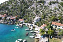 Donja Klada kuća 1.red do mora, 200 , Senj