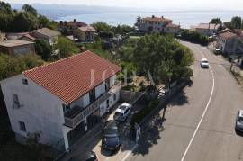 Stambeno-poslovna kuća – Bregi, Matulji, 311 , Matulji