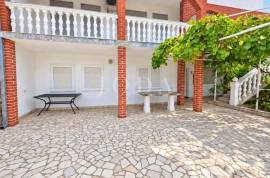 CRIKVENICA, stan sa okućnicom u prizemlju, Crikvenica